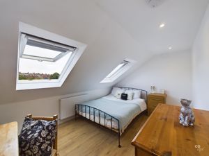 bed 5 - click for photo gallery